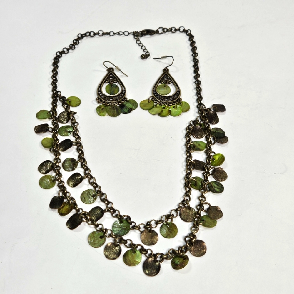 Set of Necklace and Earrings in Green and Antique Gold Color